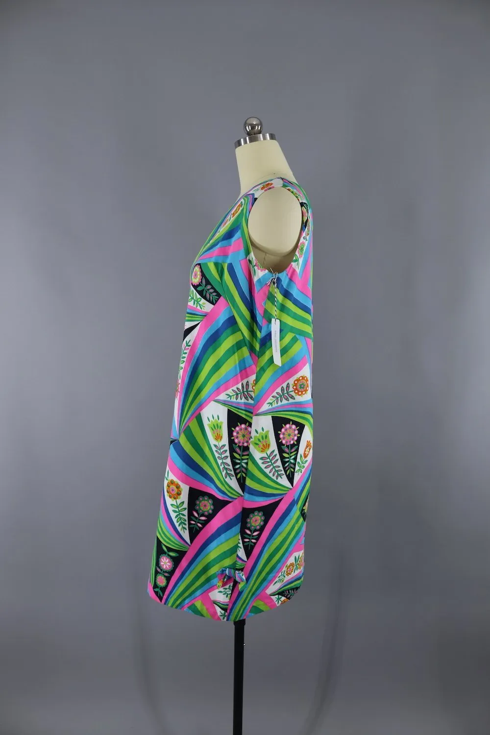 1960s Vintage Mod Shift Dress / Green & Neon Pink Abstract Floral Print