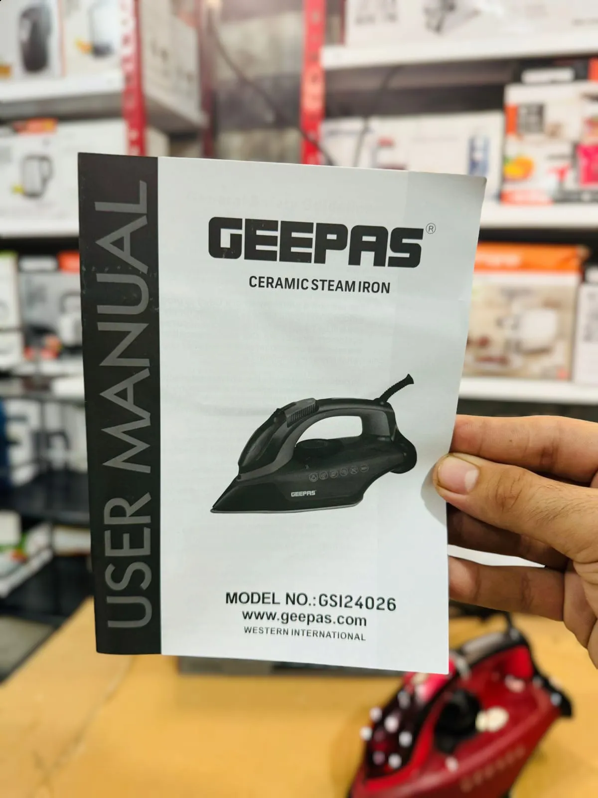 GEEPAS 3100W Ceramic Steam Iron-24026