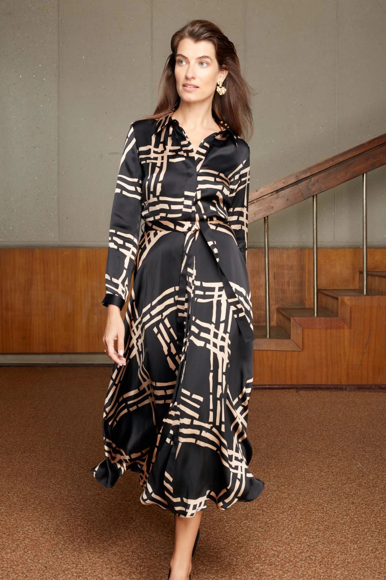 GEMMA black beige graphic print midi shirt dress